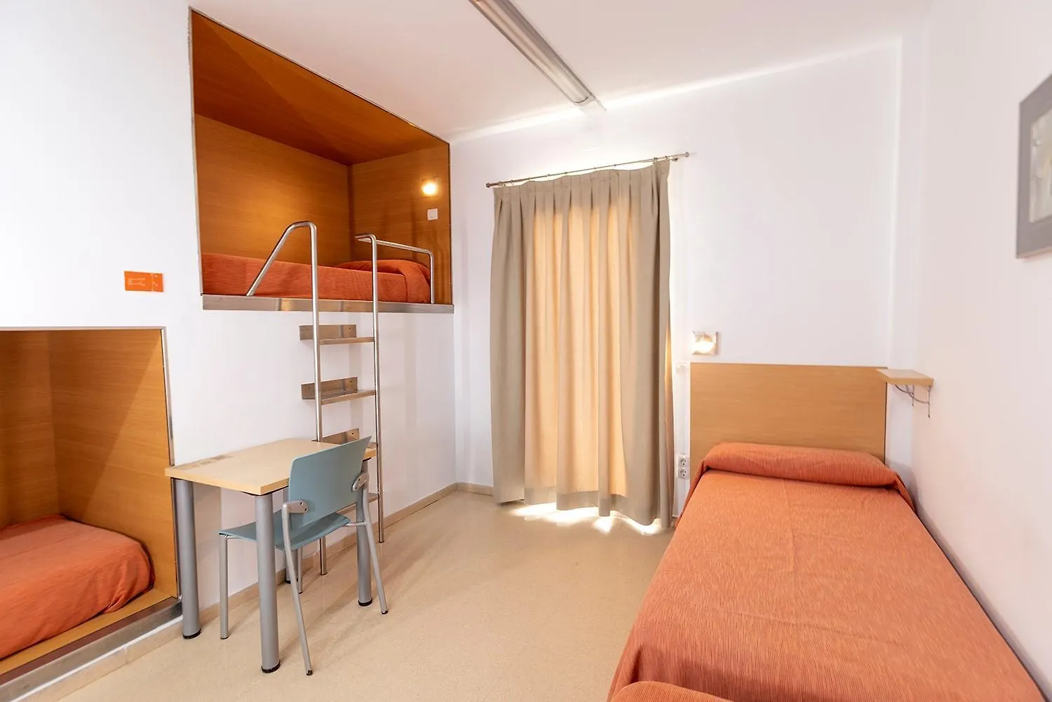 Albergue Inturjoven Torremolinos location